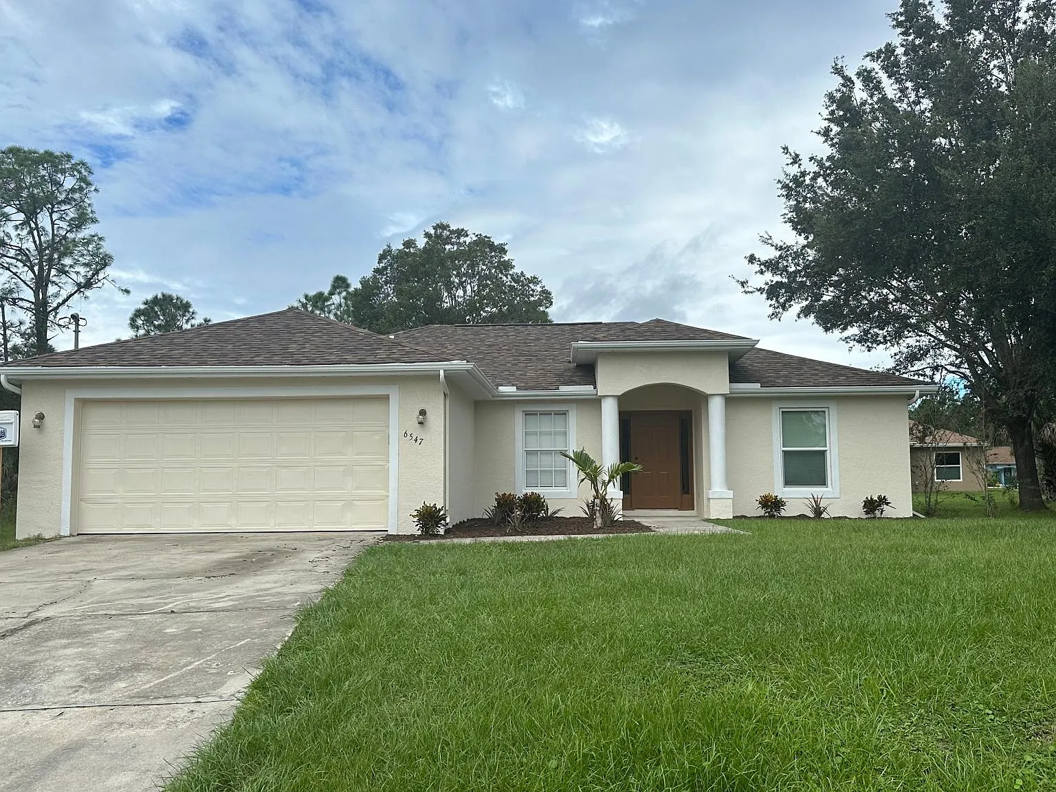 3 bed, 1452 sqft, $2,000 — Photo 2
