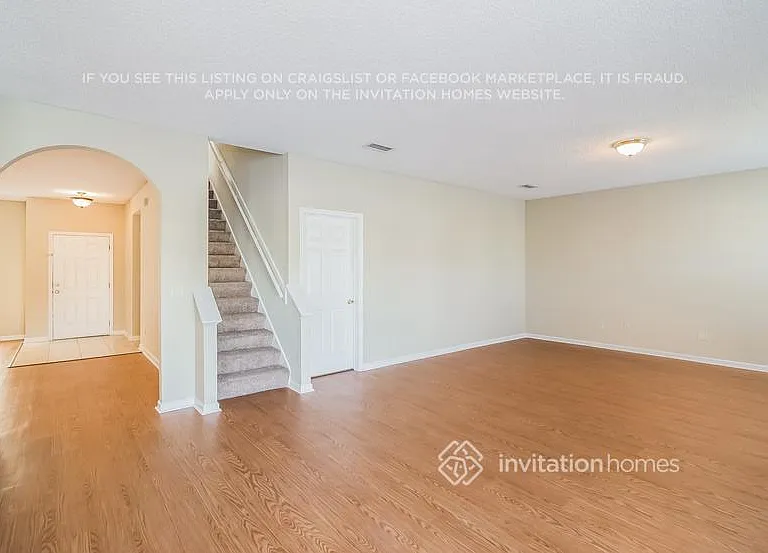 1656 Hawkins Cove Dr E — Photo 3