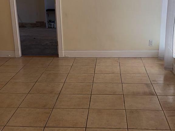 4th image of 2592 Santa Barbara Dr