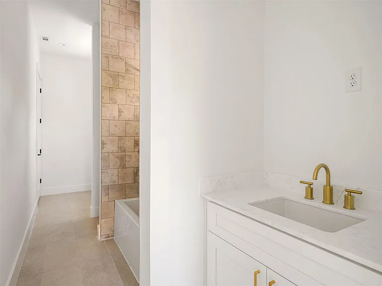 2609 Davis Ln #2 — Photo 20