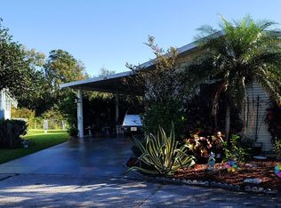 693 N Edgewater Dr, Plant City, FL 33565