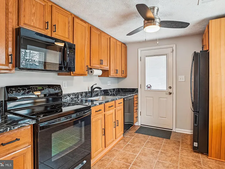 3512 Old Crown Dr — Photo 10