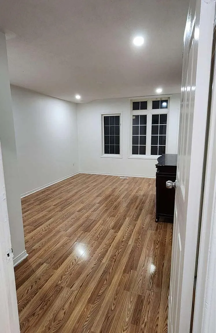 6 bed, $4,995 — Photo 3