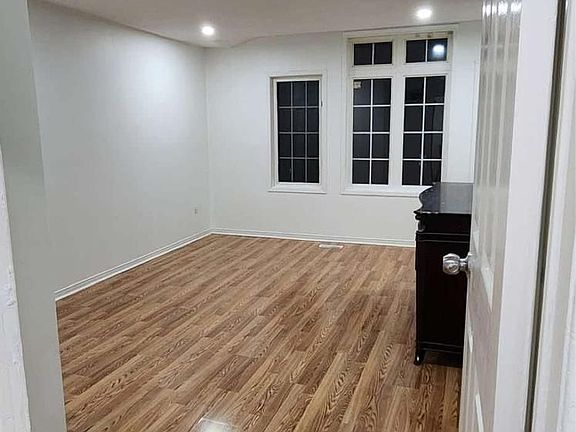 3rd image of 19 Fairhill Ave