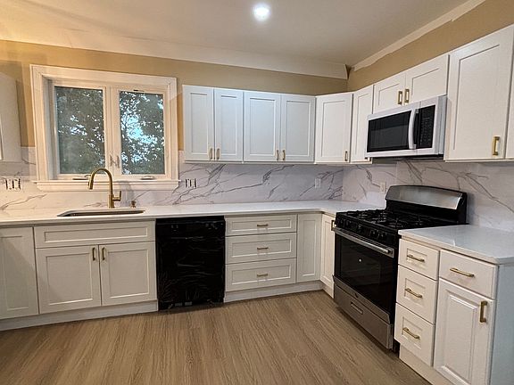 2nd image of 62 Wolcott St Floor 1
