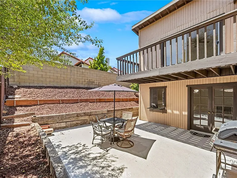 1407 Lakeside Ln — Photo 64