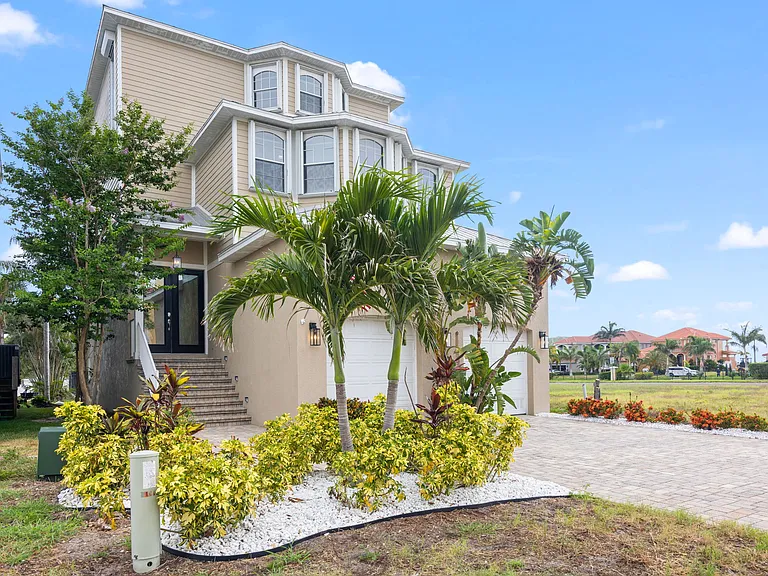 1340 Apollo Beach Blvd S — Photo 32