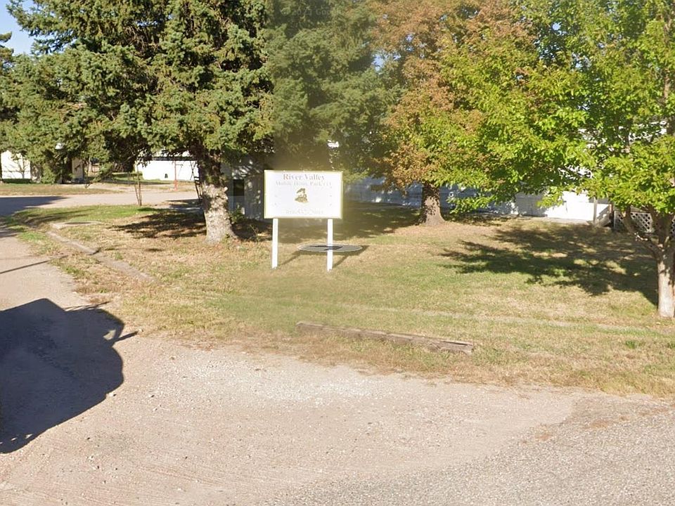 1st image of 2401 E 2nd St