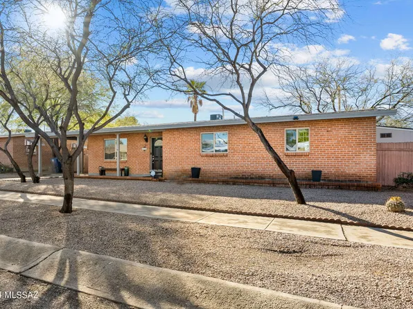 5722 E Scarlett St, Tucson, AZ 85711