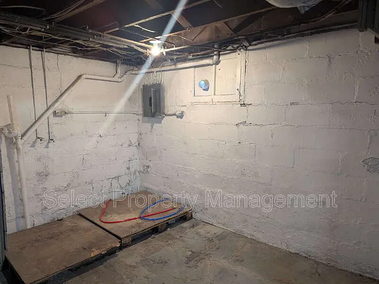 1148 W Packard Ave — Photo 13