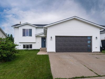 4405 34th Ave NW, Mandan, ND, 58554