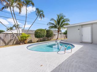 130 W Arch Dr, Lake Worth, FL 33467