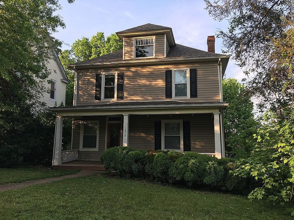 1st image of 1819 Oxford Ave SW