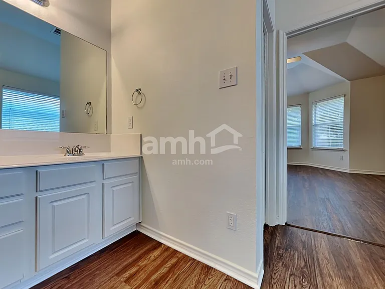 7808 Riverwalk Trl — Photo 15