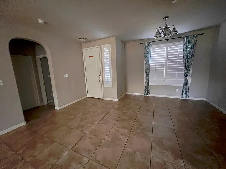 2000 Suncrisp Ln — Photo 16