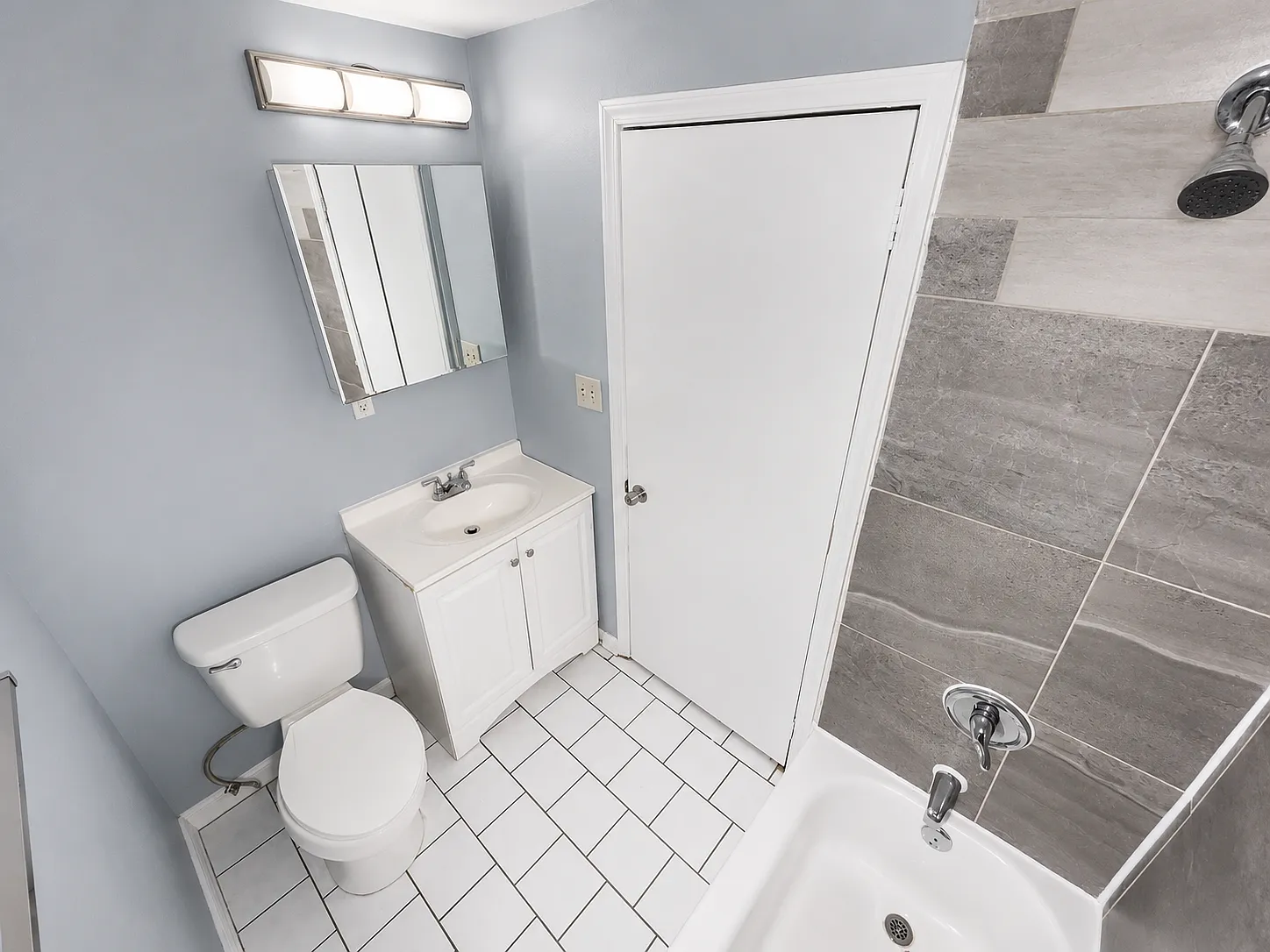 3 bed, 1200 sqft, $2,095 — Photo 2