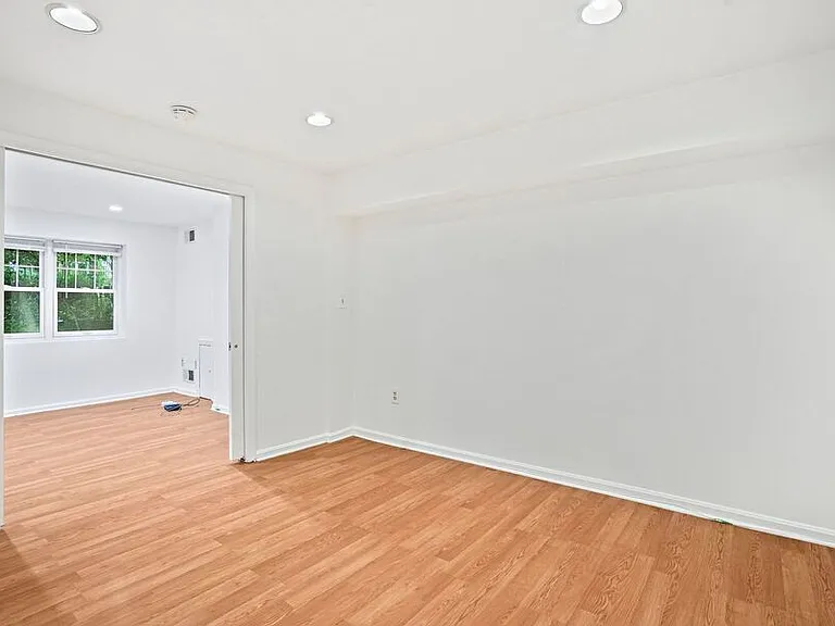2641 Woodley Pl NW #BASEMENT — Photo 10
