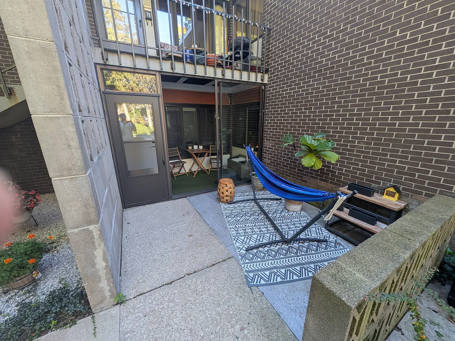 2 bed, 1200 sqft, $2,000 — Photo 2