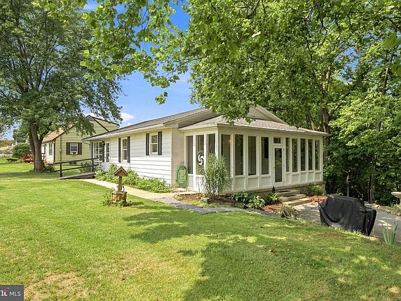 3rd image of 4533 Miller Dr