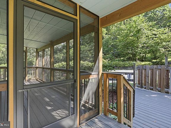 5th image of 253 Persimmon Pear Ln