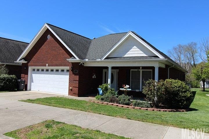 1st image of 418 Elias Ct NE