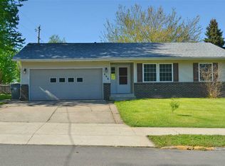406 W Pickwick Dr, Syracuse, IN 46567