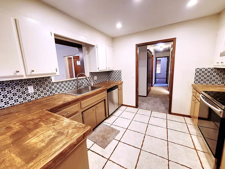 10413 Glascow Dr — Photo 10
