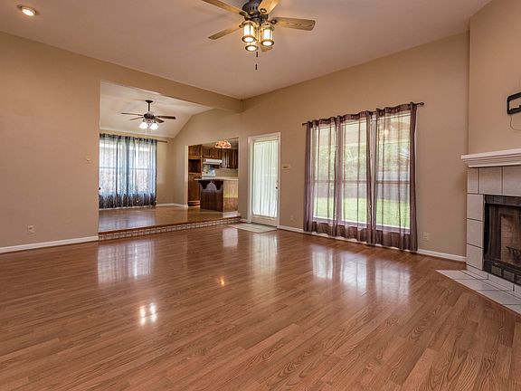 4th image of 105 Wallingsford Cir