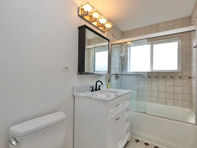 613 Leamington Ave — Photo 23
