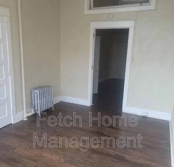 49-51 W Market St #2R — Photo 9