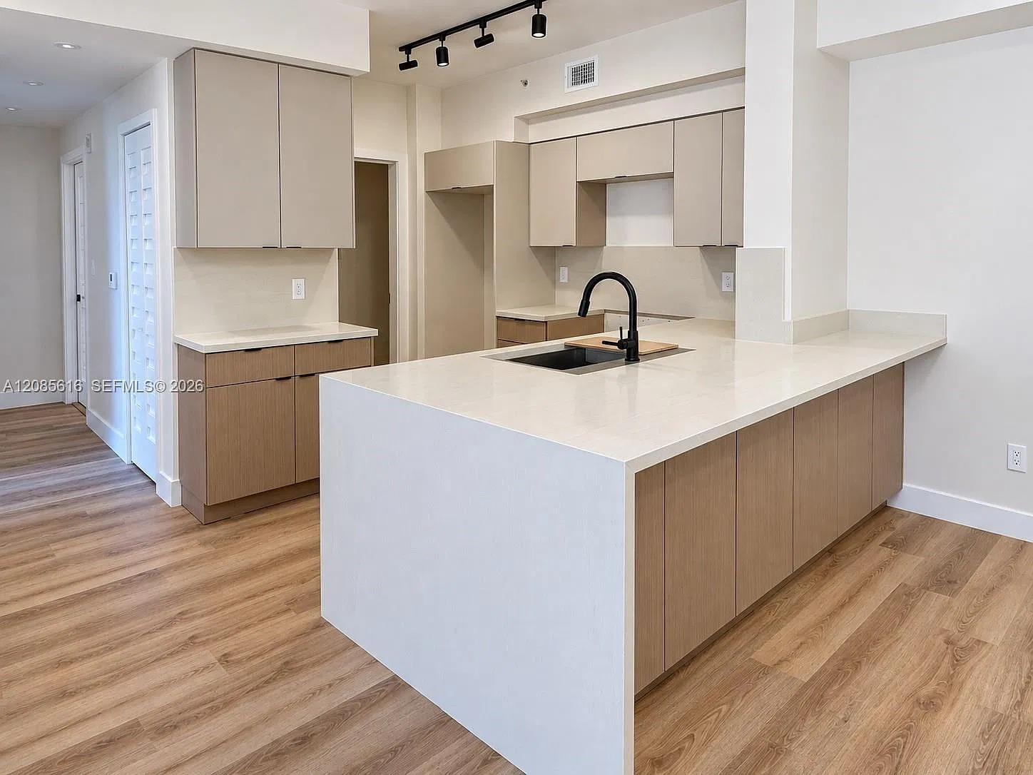 6821 SW 44th St — Photo 3