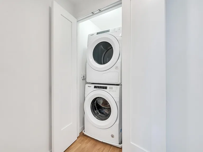 717 Manhattan Ave #3A — Photo 15