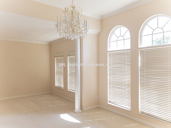 4th image of 664 Field Club Cir