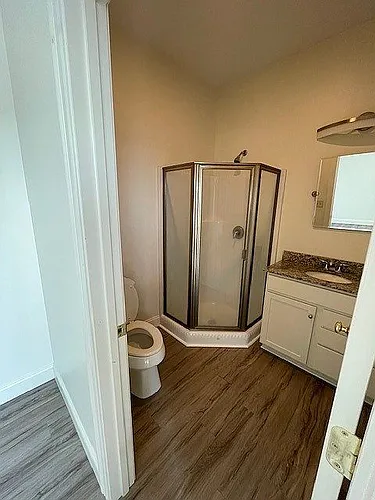 6 Dixon Ave #304 Photo 1