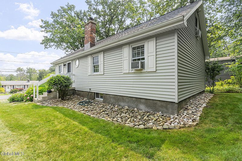 5th image of 941 Altamont-Voorheesville Road