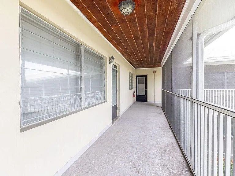 426 NE 7th Ave #2B — Photo 17