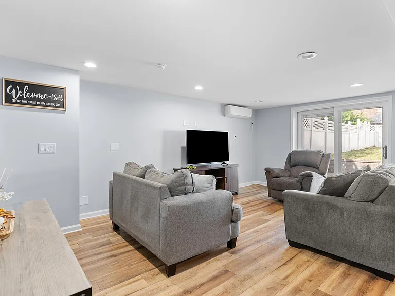 38 Woodcliff Ave — Photo 22