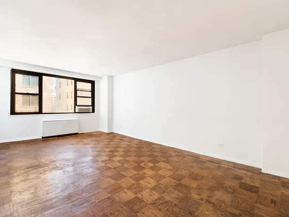 401 East 89th Street image 1 of 5