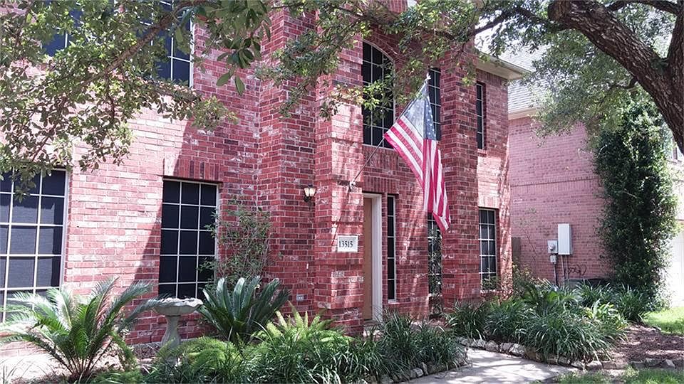 1st image of 13515 Country Green Ct