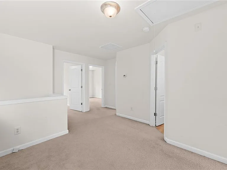 1058 Treymont Ln — Photo 20