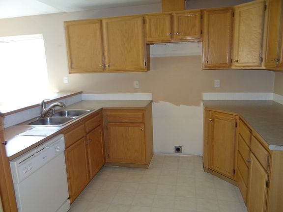 5th image of 19323 Valley View Dr