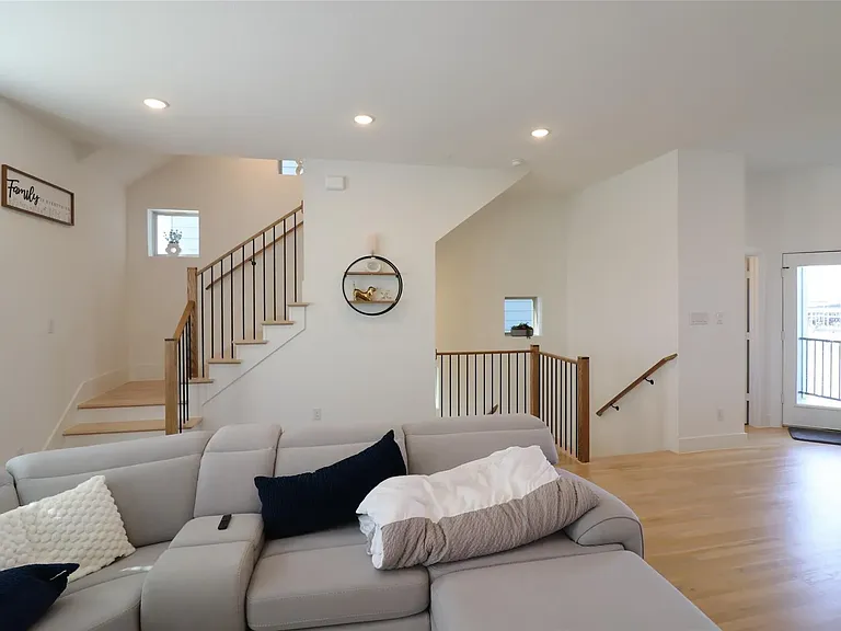 1205 Marc Pl — Photo 22