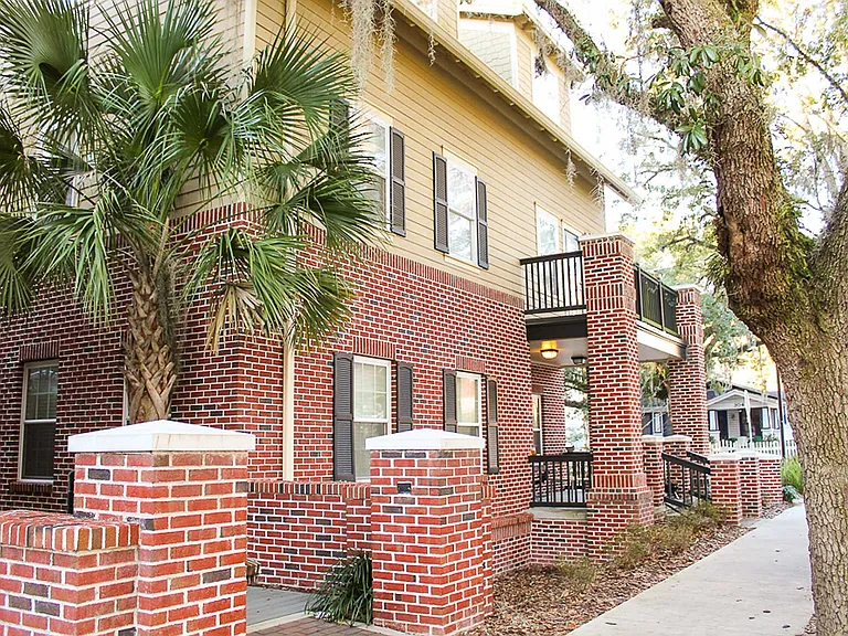 Lyons Corner - 16a