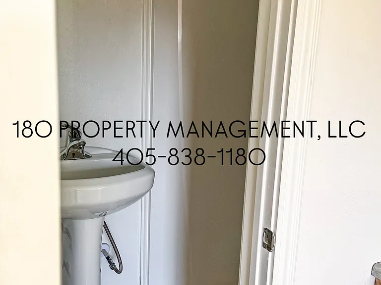 225 NW 24th St #A — Photo 8