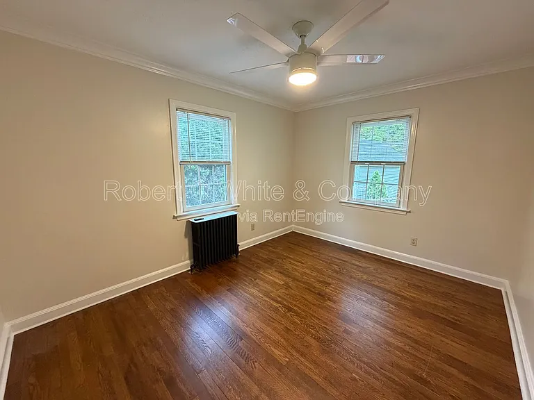 36 Pomeroy Ave — Photo 14