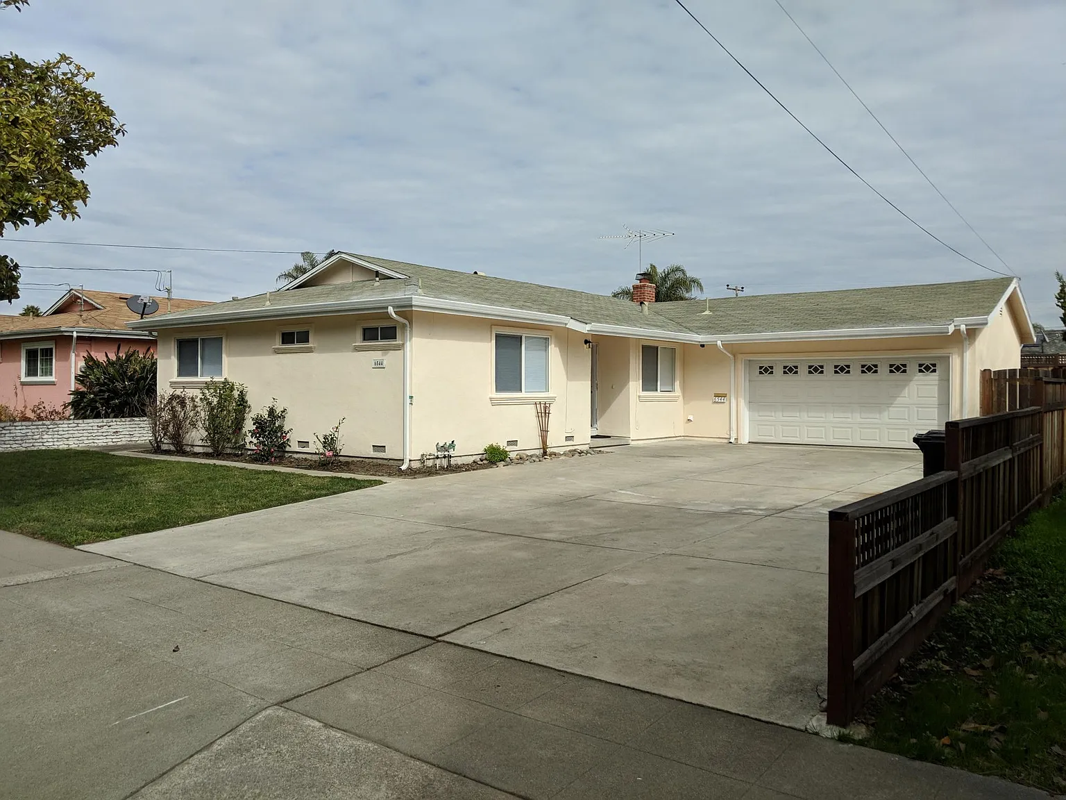 6544 Cedar Blvd photo 1