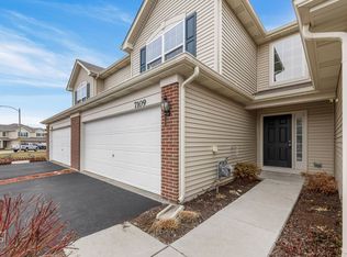 7109 Hidden Green Cir, Fox Lake, IL 60020