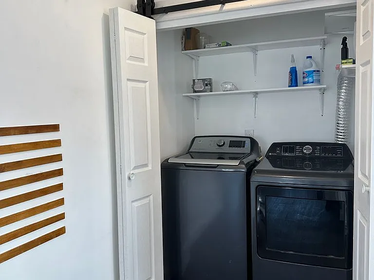 1404 W Bethel Ave — Photo 16