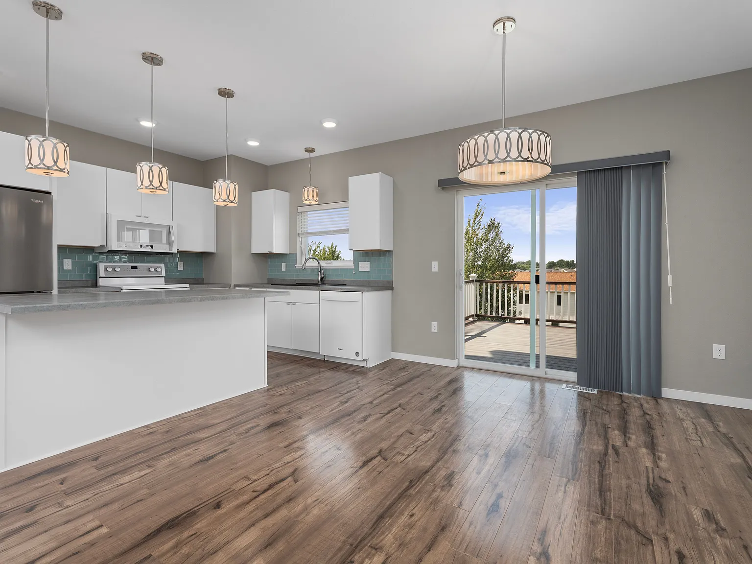 3 bed, 2827 sqft, $3,075 — Photo 4