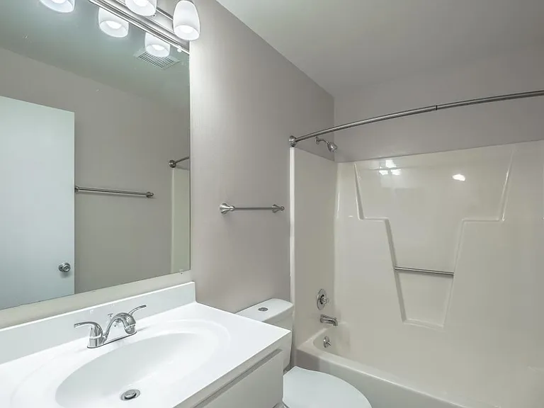 Keswick Apartments — Photo 7